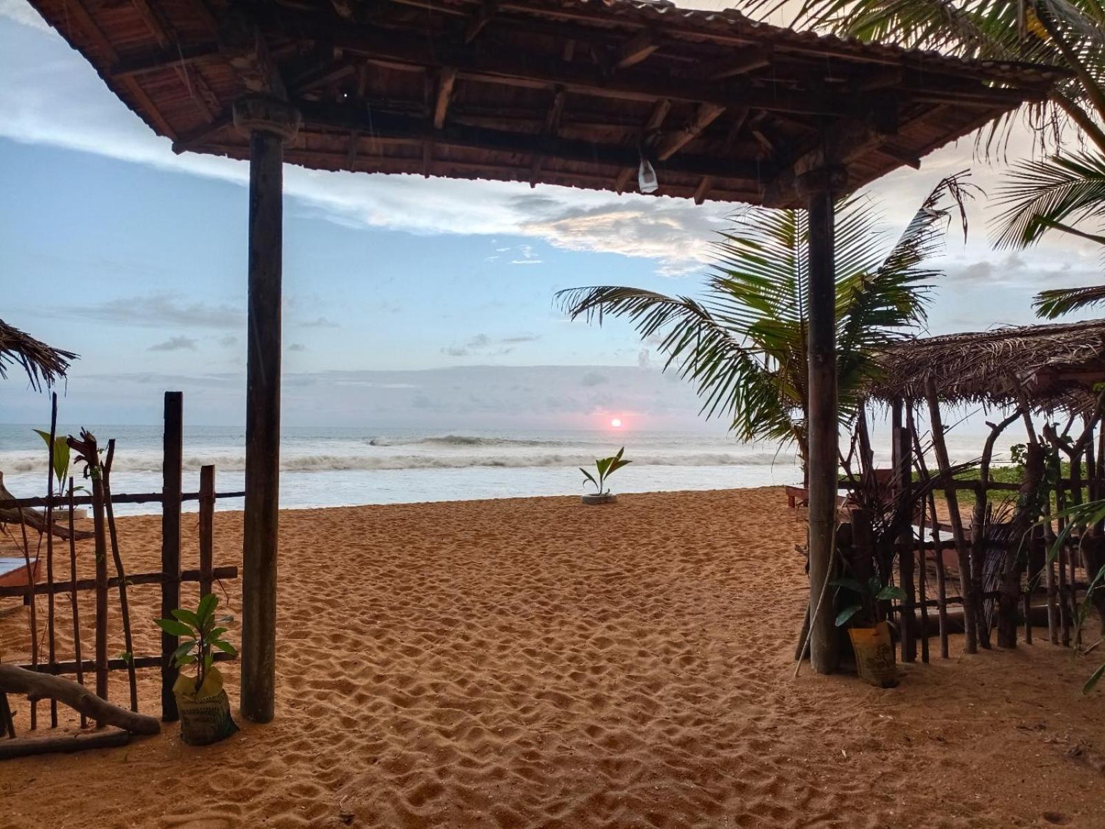 Ravana - Beach Cabanas Hikkaduwa Extérieur photo